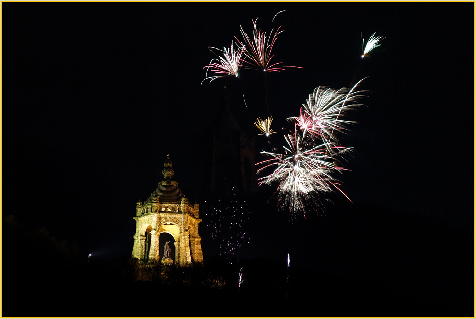 Feuerwerk am Kaiser Denkmal