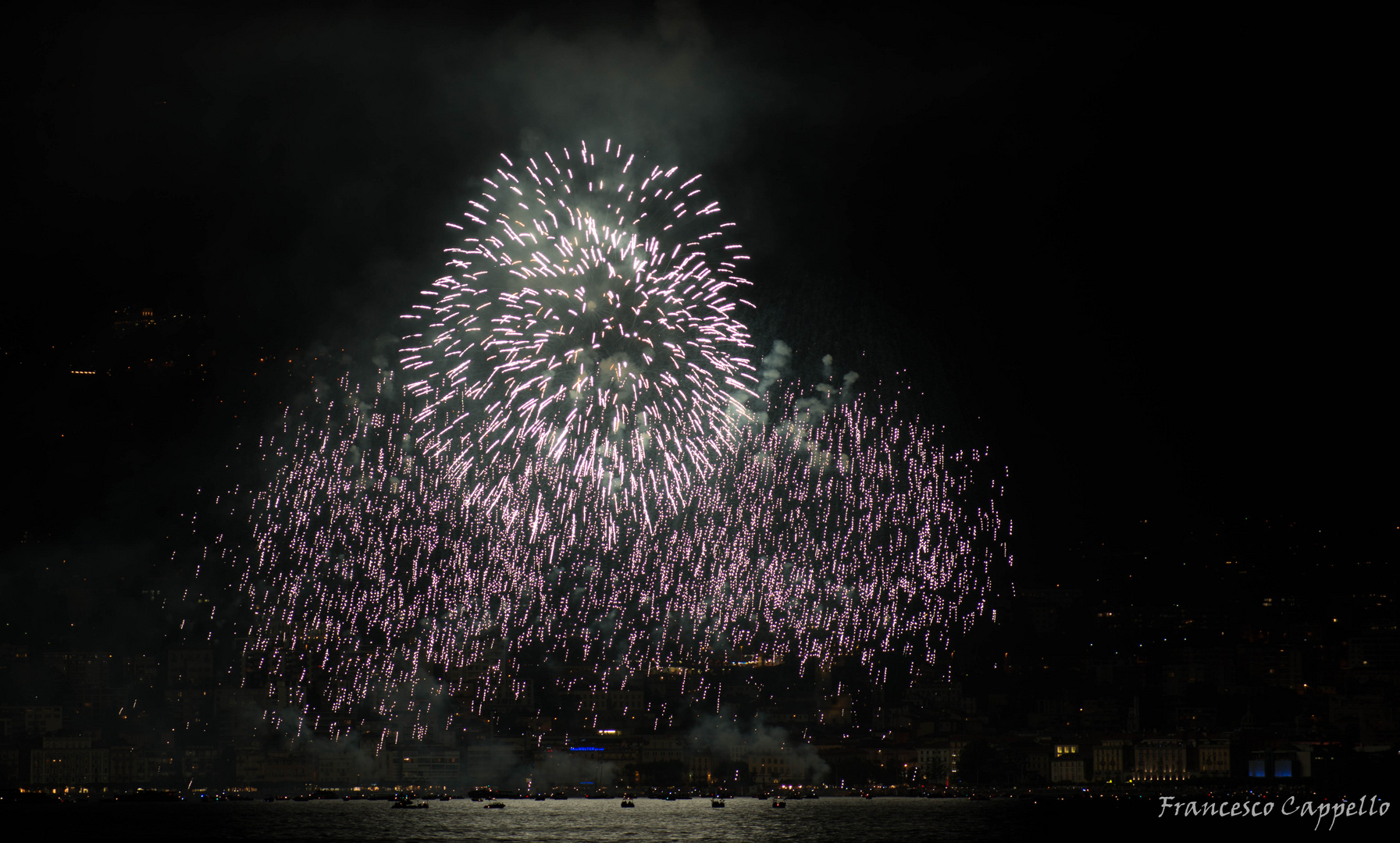 Feuerwerk am Luganersee zum Nationalfeiertag (2)