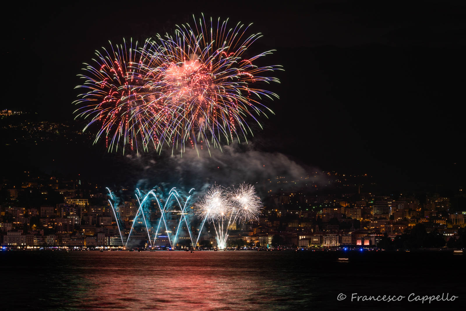 Feuerwerk am Luganersee zum Nationalfeiertag (2)