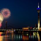 Feuerwerk am Medienhafen