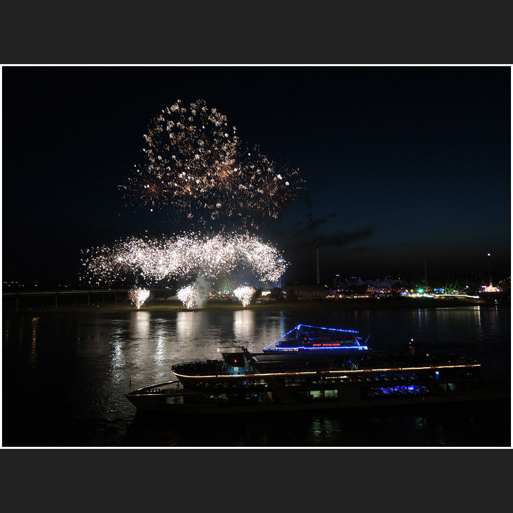 Feuerwerk am Rhein