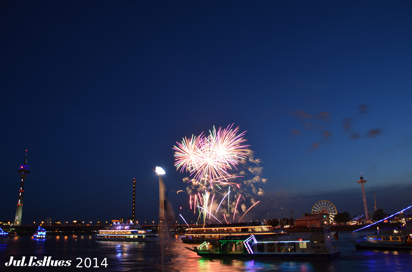 Feuerwerk am Rhein