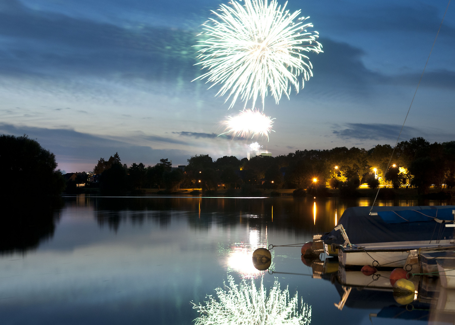 Feuerwerk am See