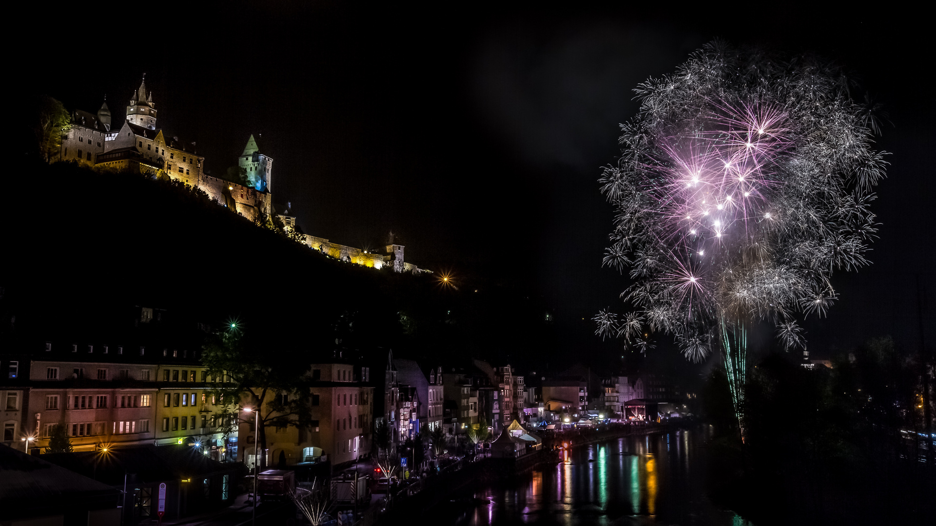 Feuerwerk an der Burg Altena