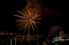 Feuerwerk an der Donaulände/Linz