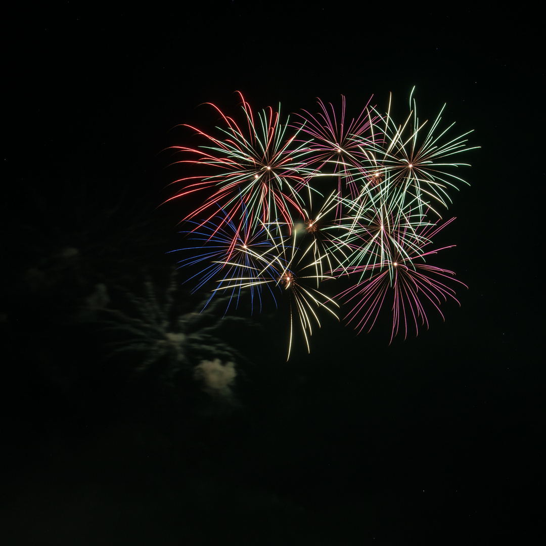 Feuerwerk beim Drachenfest in Iba