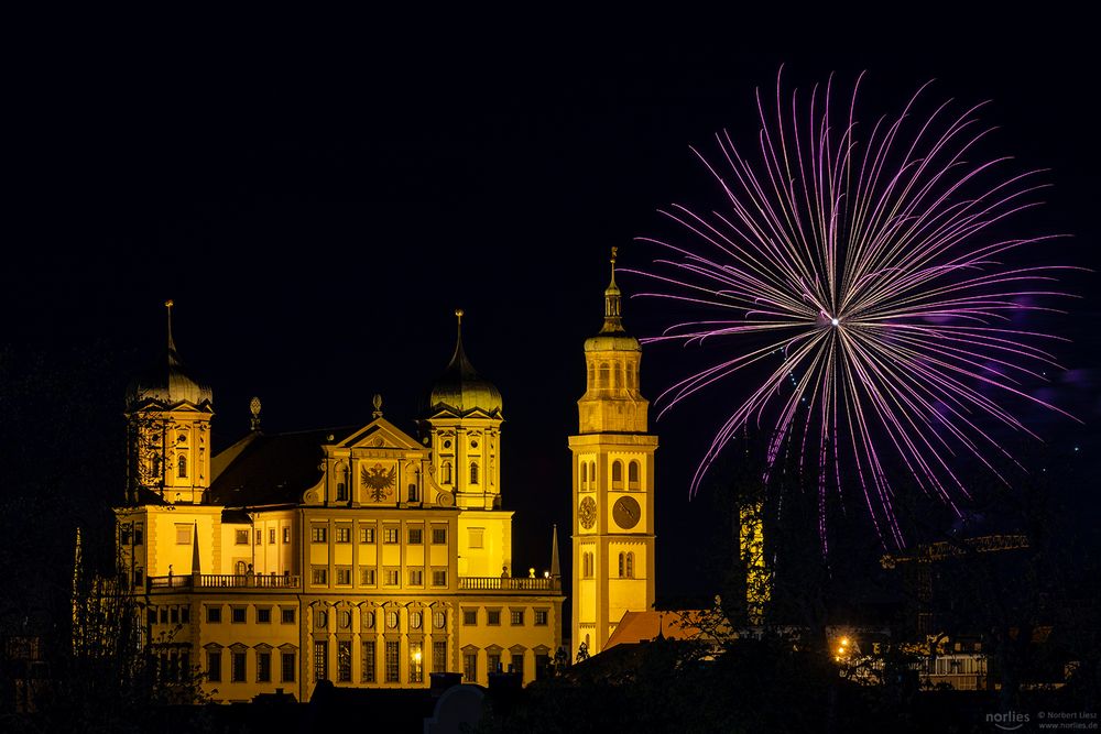 Feuerwerk beim Rathaus