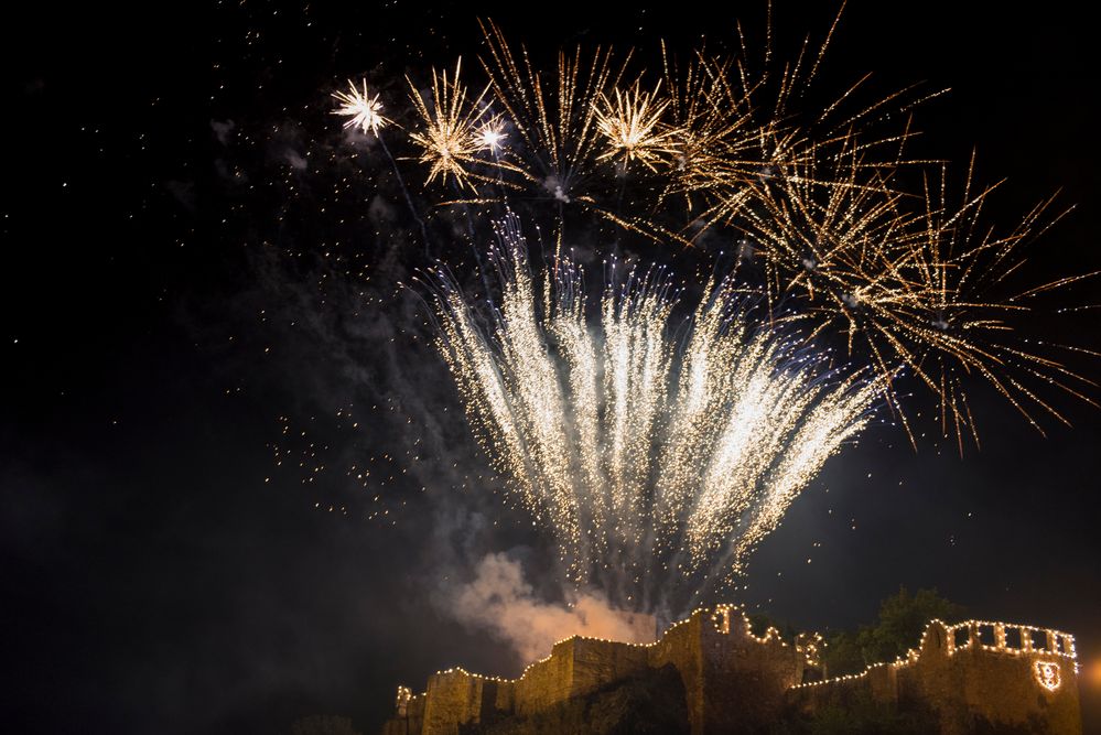 Feuerwerk-Burg Giebichenstein