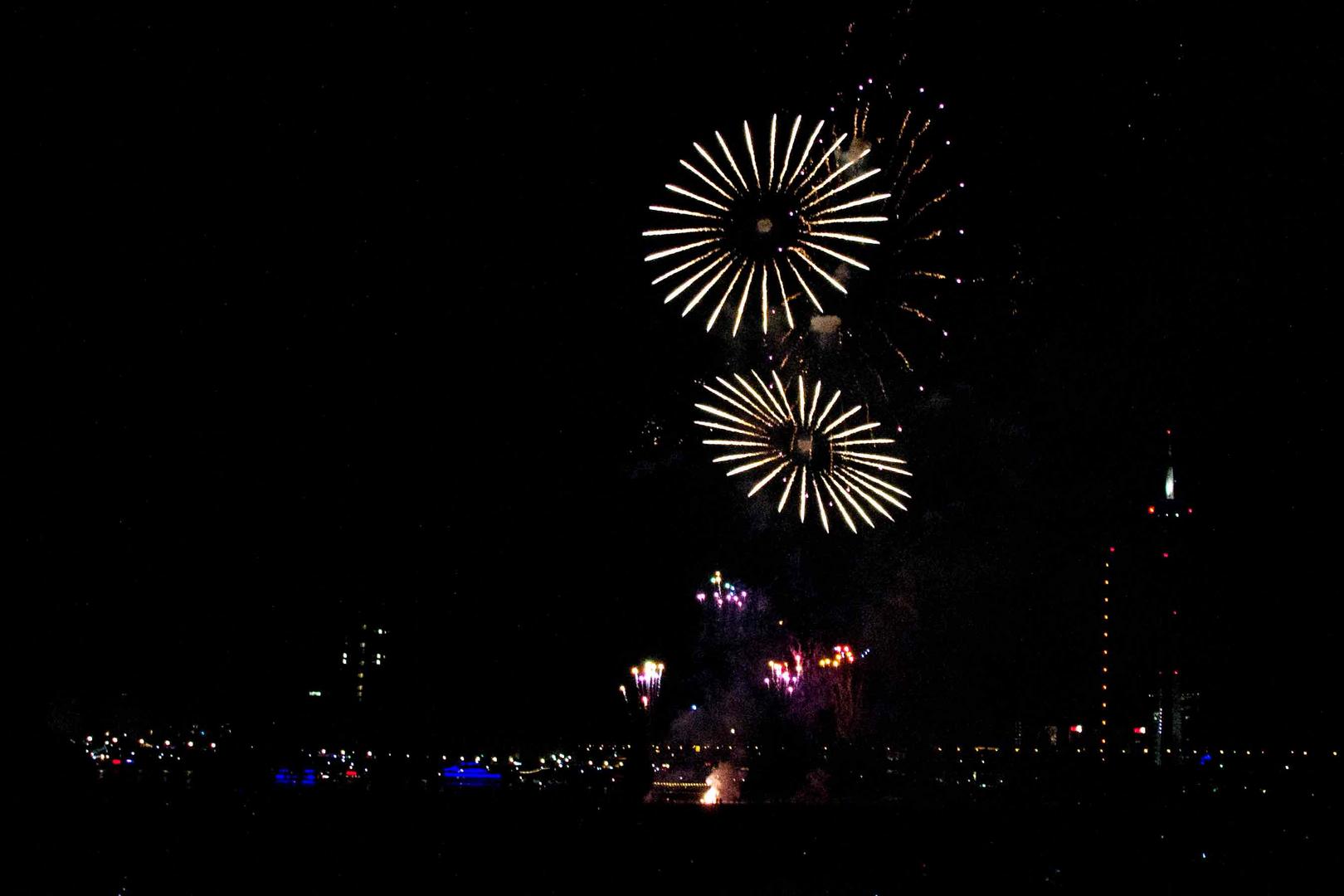 Feuerwerk Düsseldorf am Japantag