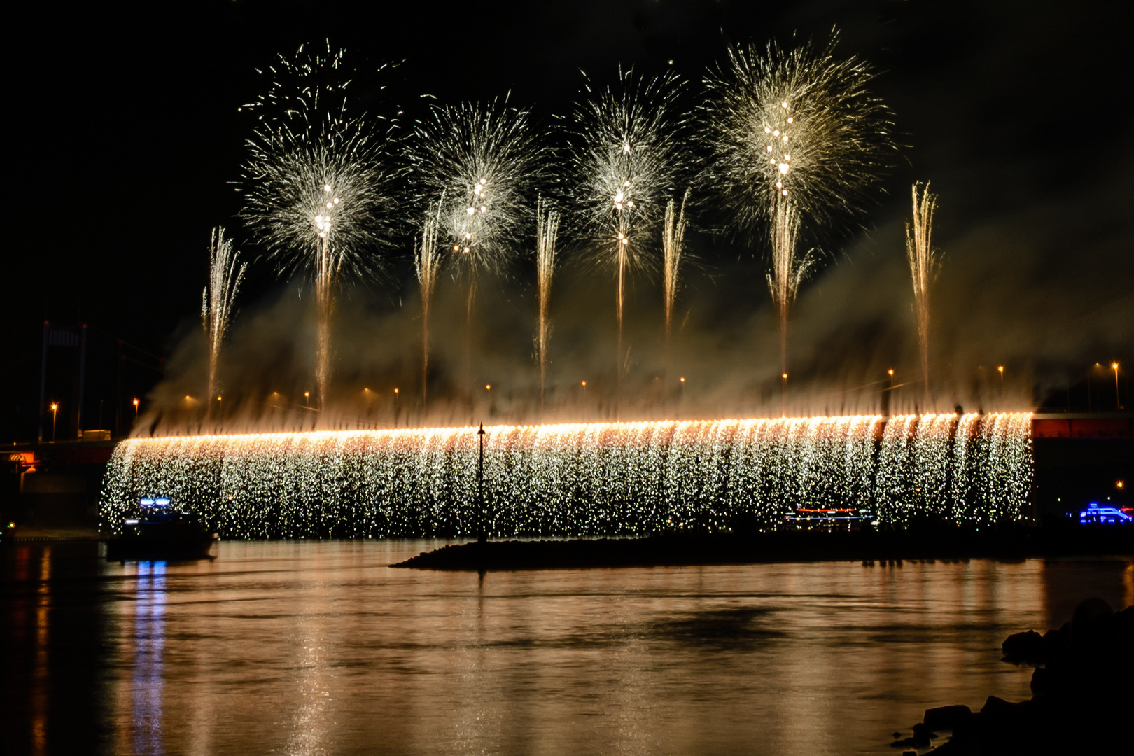 Feuerwerk Duisburg Ruhrort