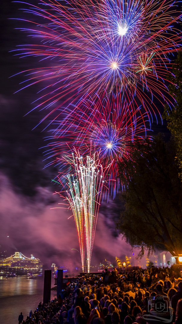 Feuerwerk Hafengeburtstag Hamburg