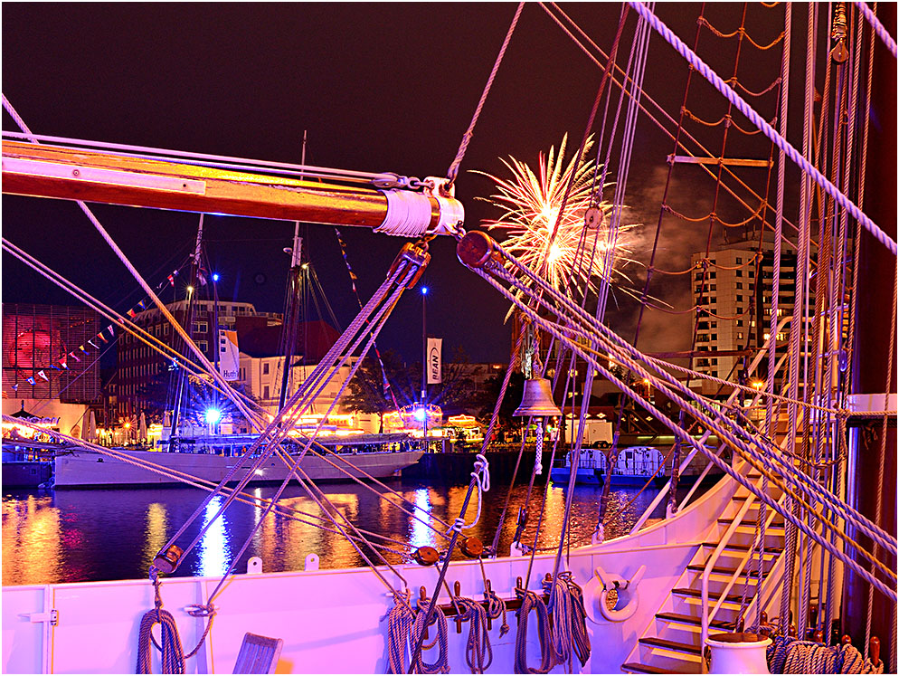 FEUERWERK IN BREMERHAVEN