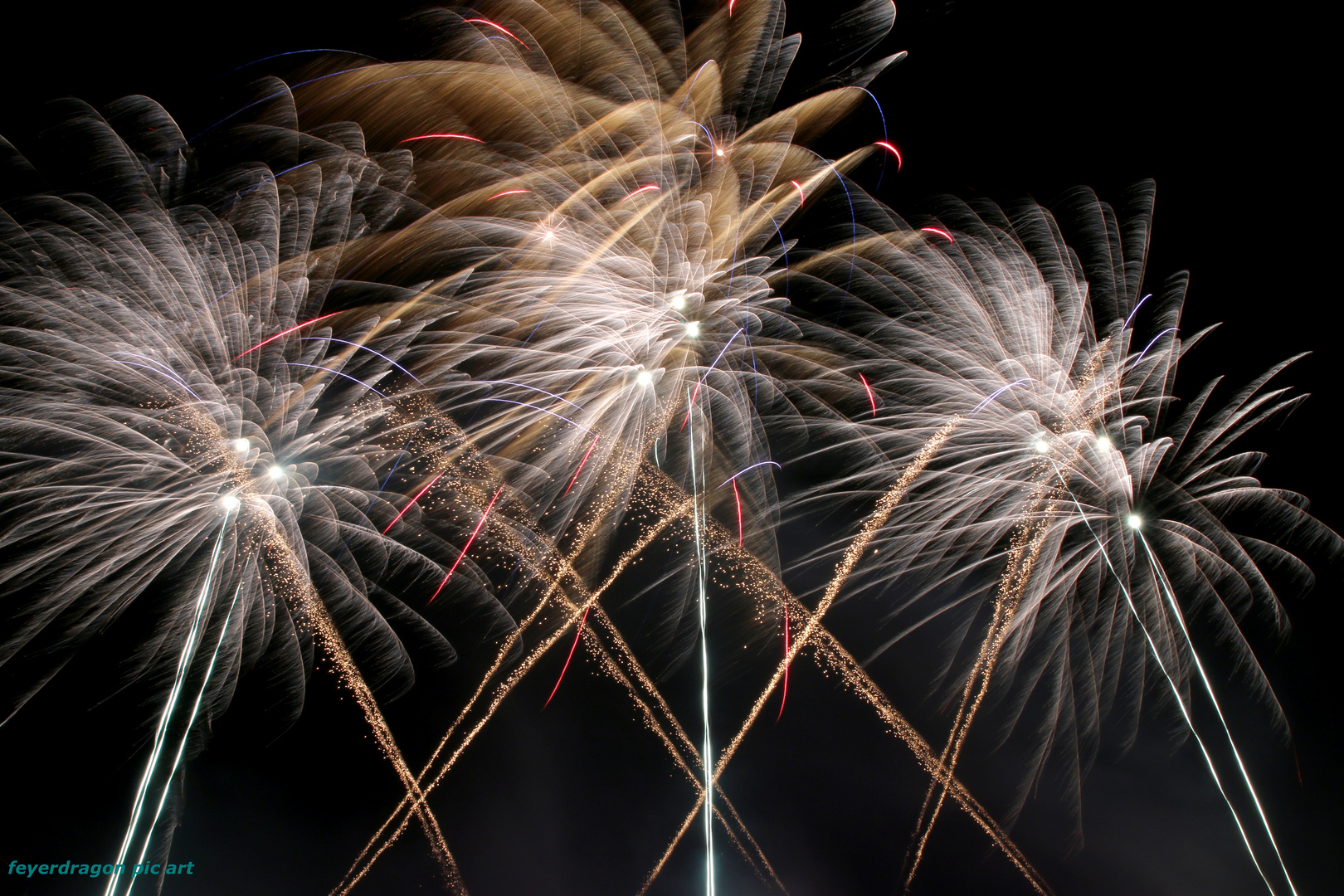 feuerwerk in gold und silber 