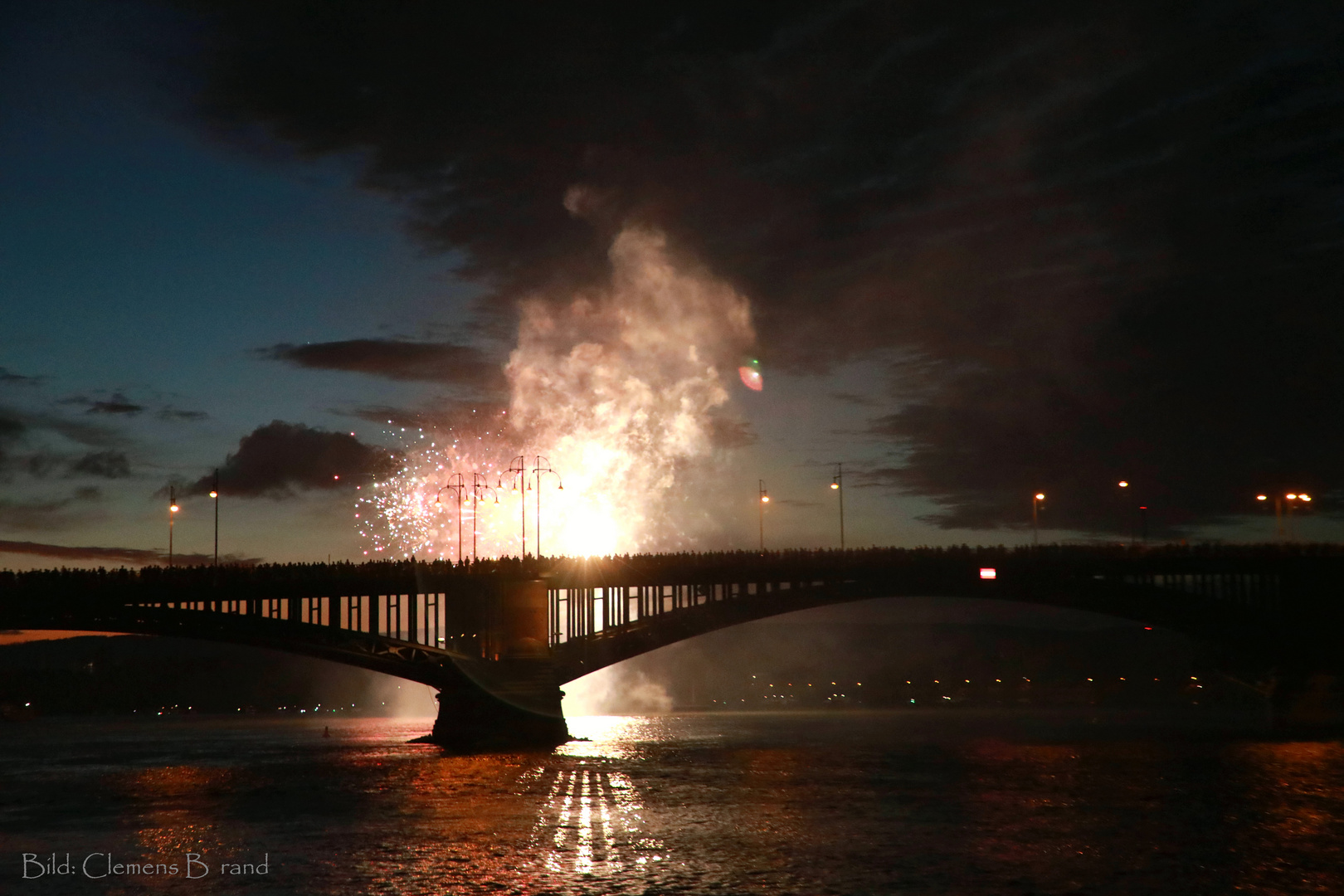 Feuerwerk in Mainz am Rhein Johannesfest I-III