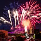 Feuerwerk inmitten der Henrichshütte Hattingen