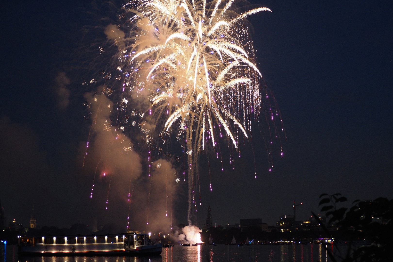 Feuerwerk Kirschblütenfest 2014 - IV