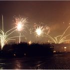 feuerwerk. peng knall böller böller rattatatatat