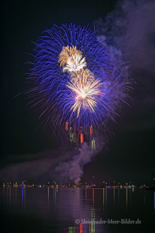 Feuerwerk Steinhuder Meer in Flammen 2015