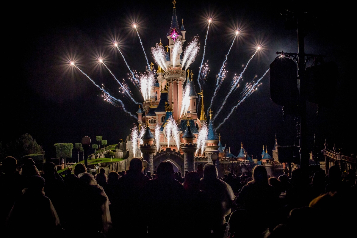 Feuerwerk über dem Disneyland 