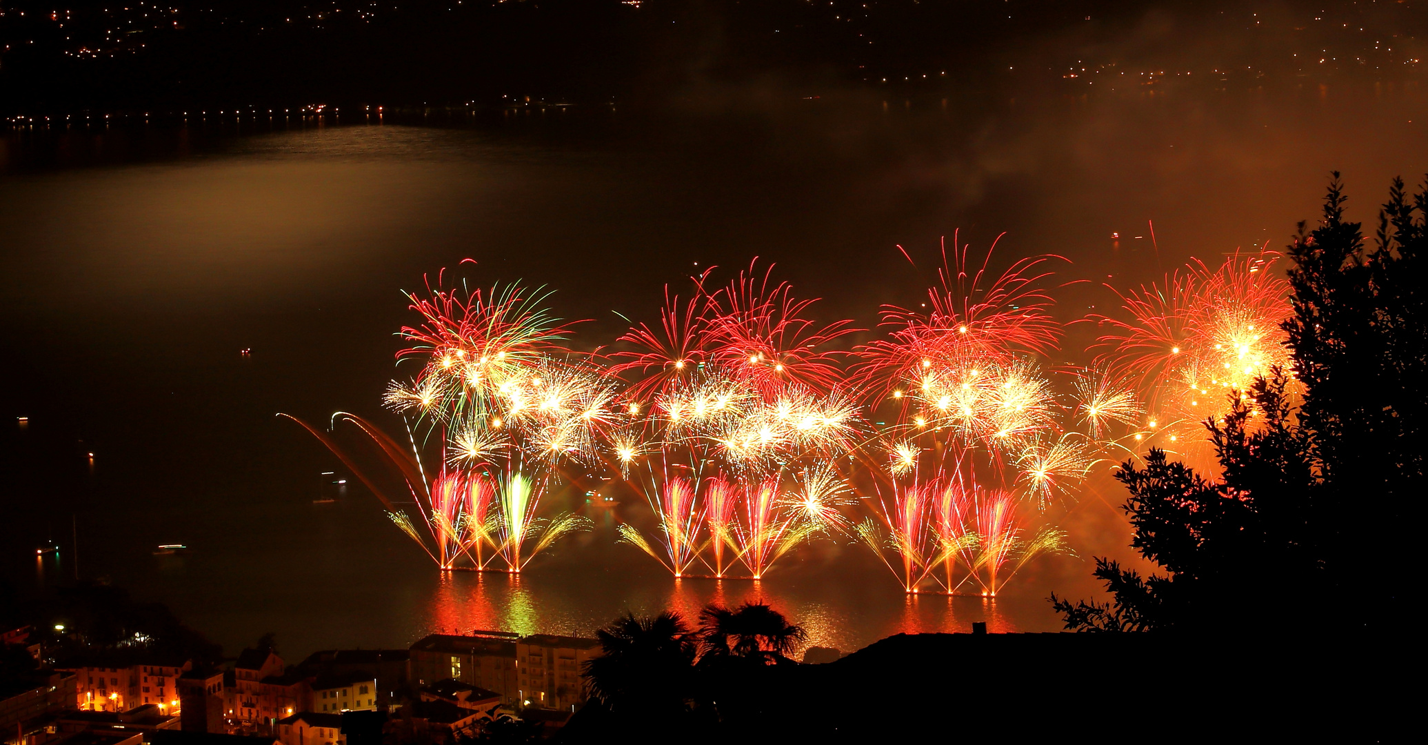 Feuerwerk über dem Lago Maggiore 2