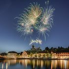 Feuerwerk über dem Munot SH zur blauen Stunde