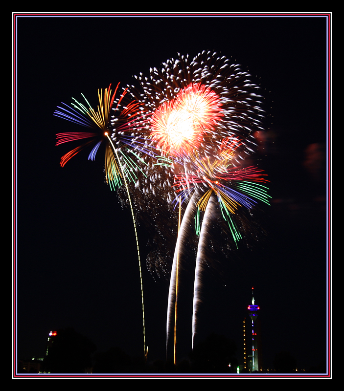 Feuerwerk über dem Rhein