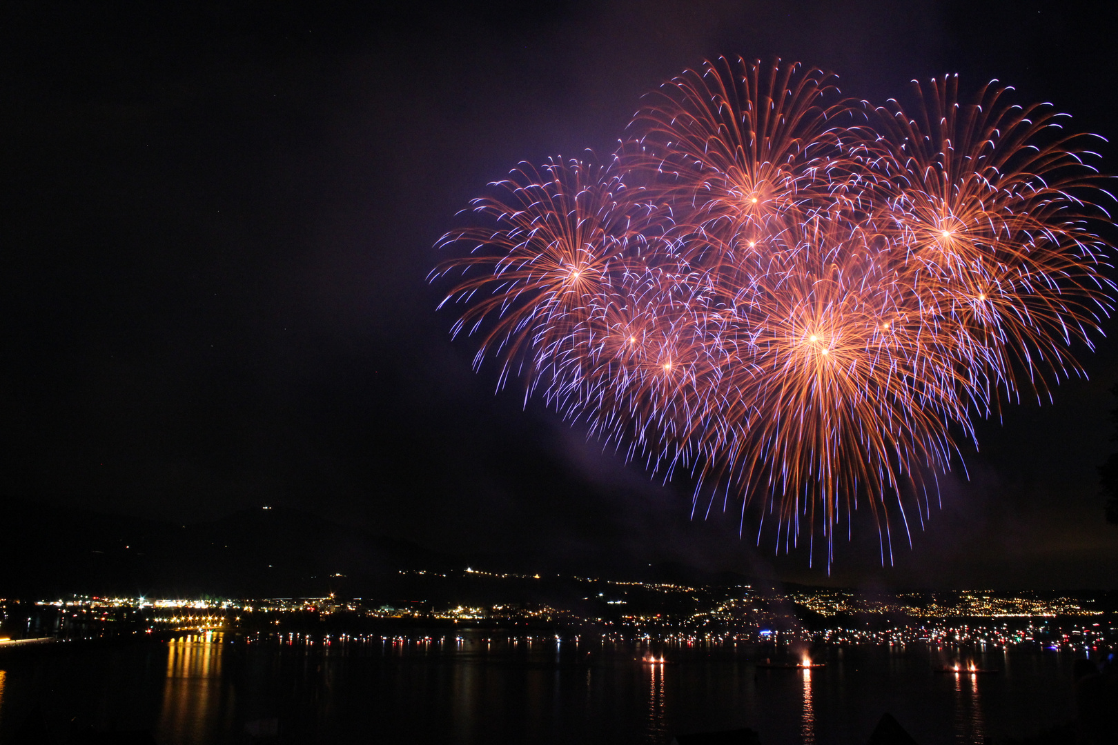 Feuerwerk über dem Zürichsee