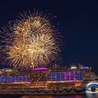 Feuerwerk über der AIDA Perla zum Hamburger Hafengeburtstag 2019