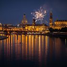 Feuerwerk über der Elbe von Dresden