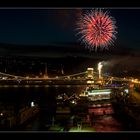 Feuerwerk über der Kettenbrücke