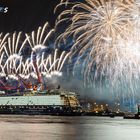 Feuerwerk über der neuen Mein Schiff 1