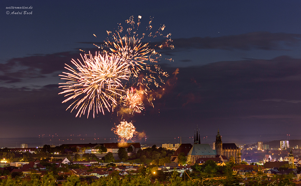 Feuerwerk über Erfurt Foto & Bild  nacht, stadt, erfurt Bilder auf 