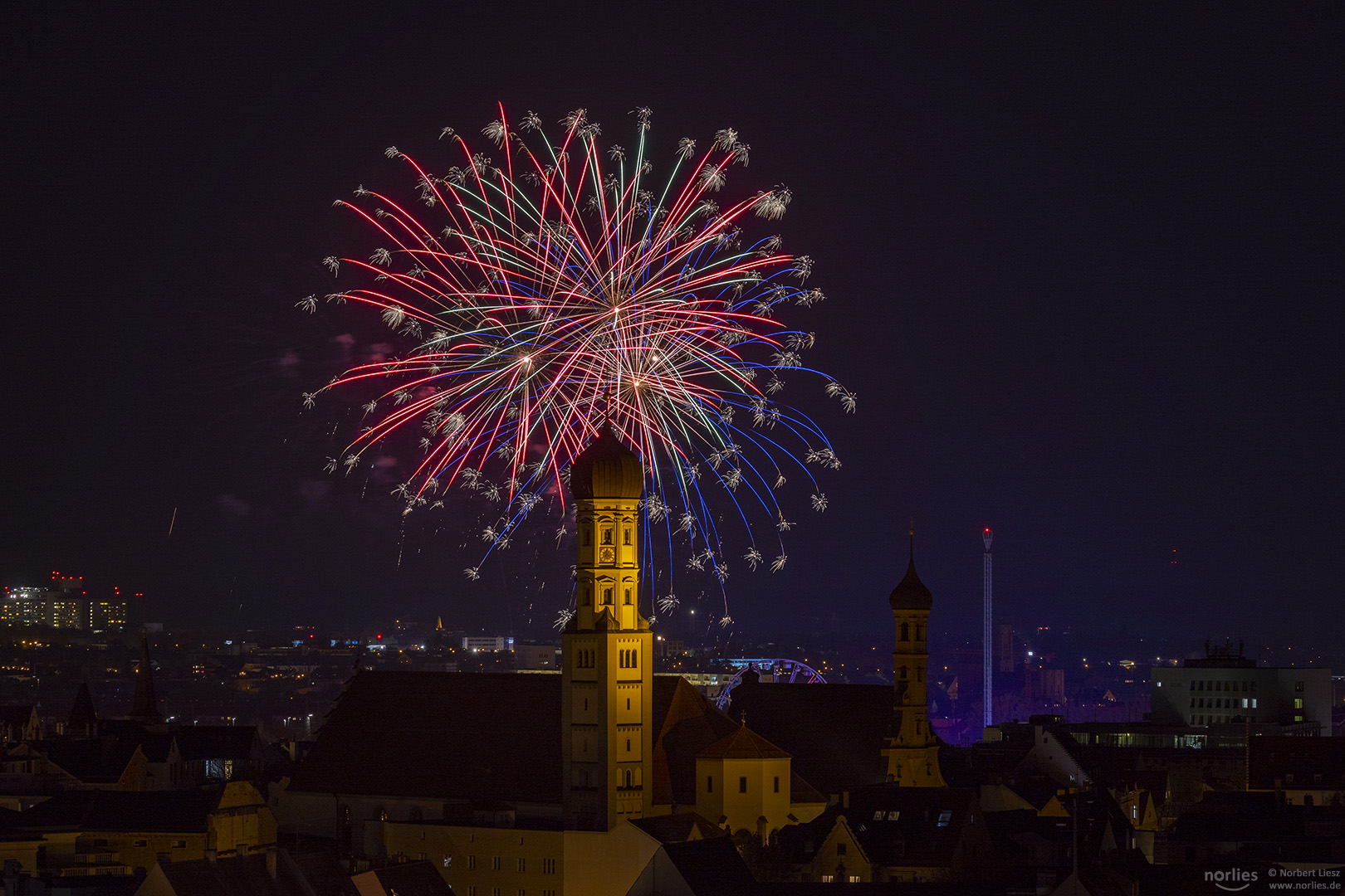 Feuerwerk über Heilig Kreuz