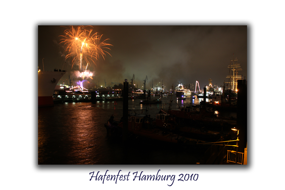 Feuerwerk vom 821. Hafenfest Hamburg