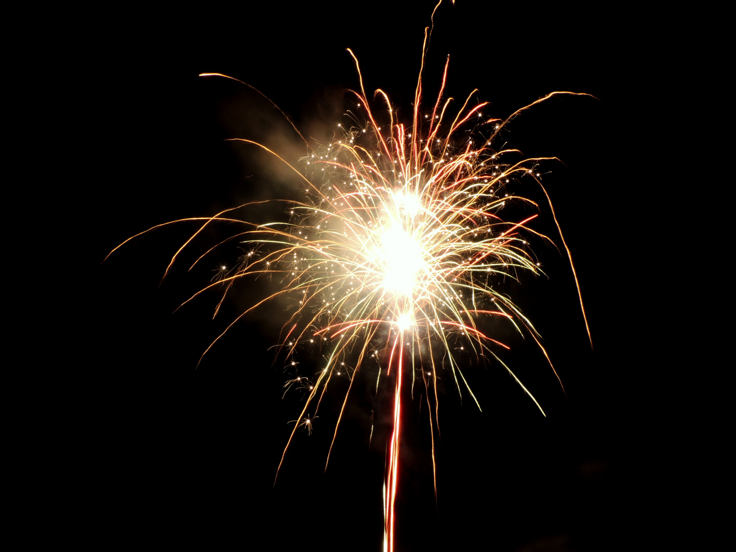 Feuerwerk vorm Haus