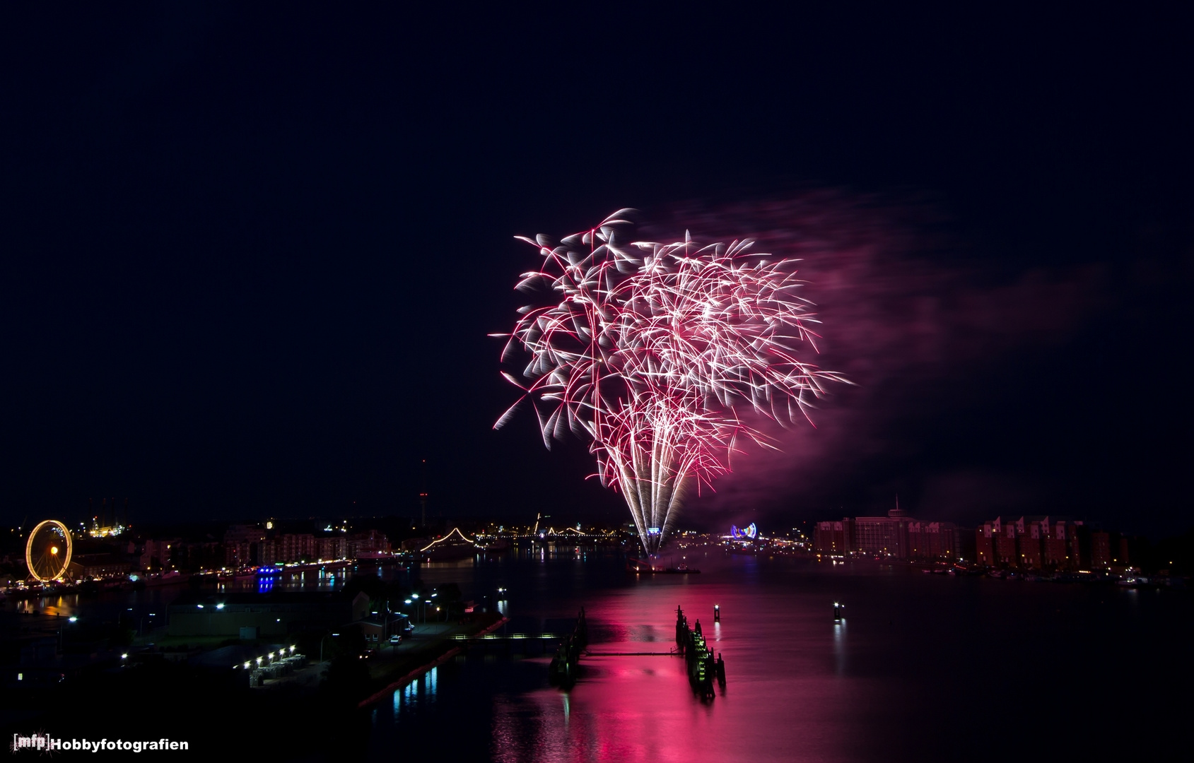 Feuerwerk zum 39. Wochenende an der Jade