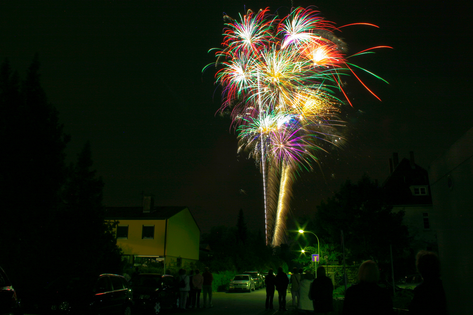 Feuerwerk zum Auftakt des Straßenfests in Limburgerhof