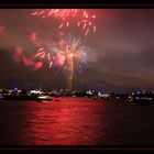 Feuerwerk zum japanischen Kirschblütenfest