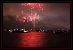 Feuerwerk zum japanischen Kirschblütenfest