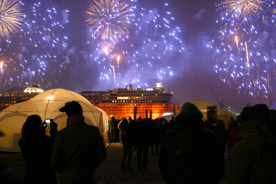 Feuerwerk zur AIDA Taufe