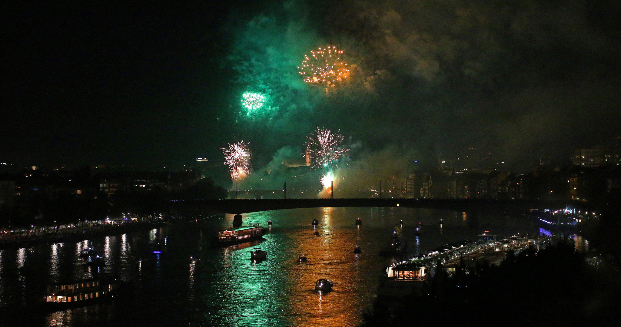 Feuerwerk zur Bundesfeier am Rhein 2017