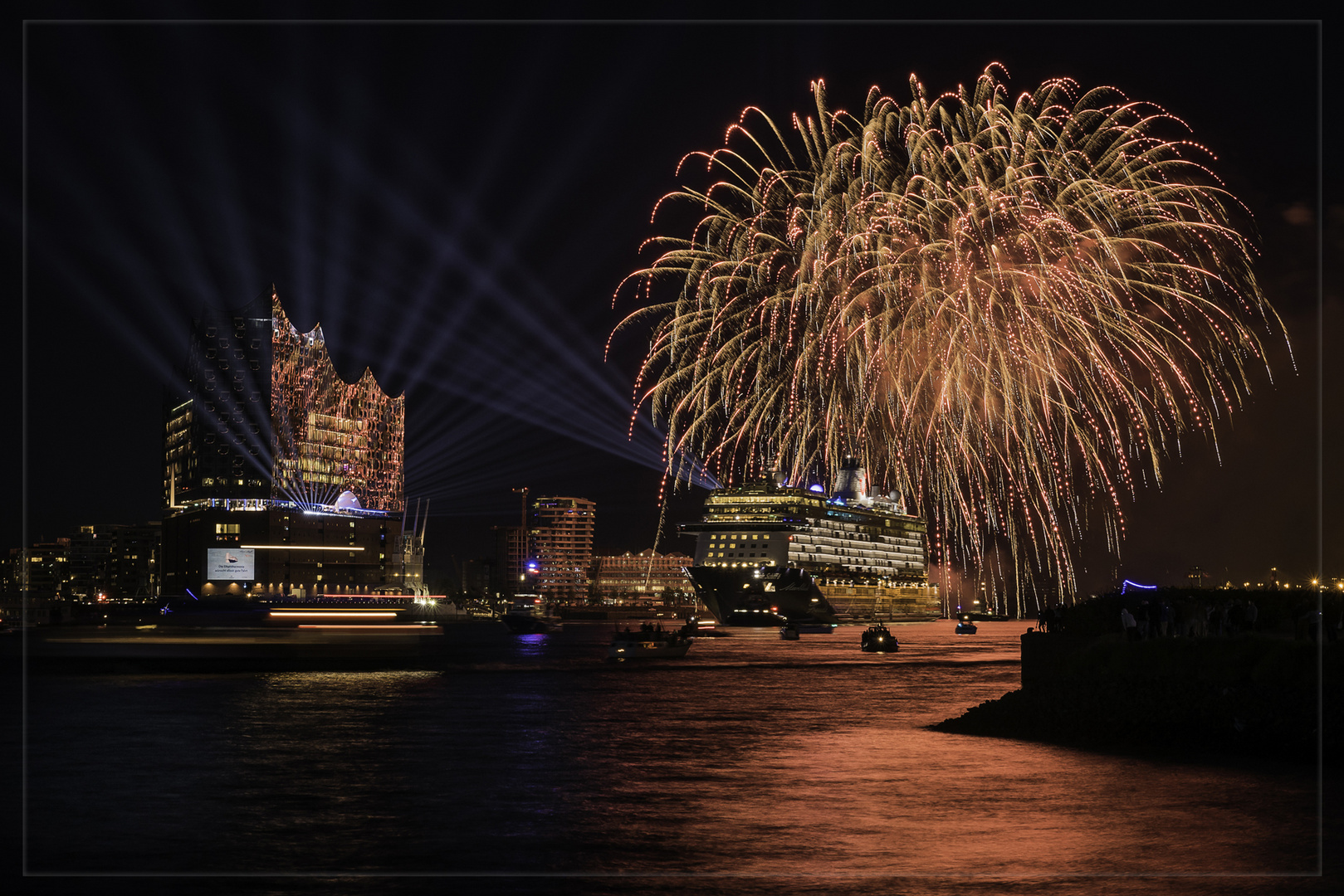 Feuerwerk zur Taufe der MS 6