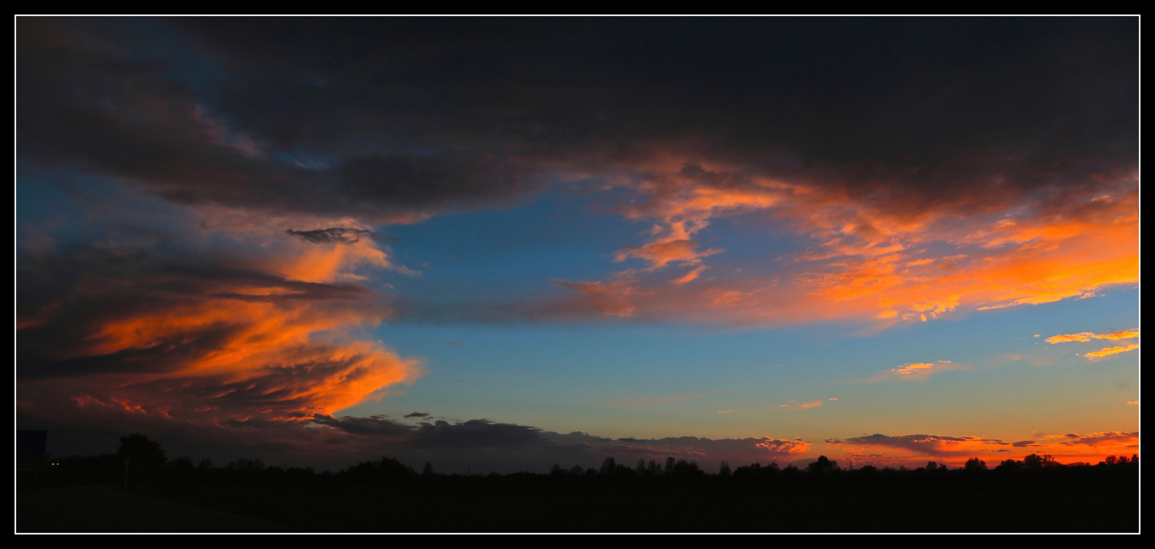 FEUERWOLKEN LODERN