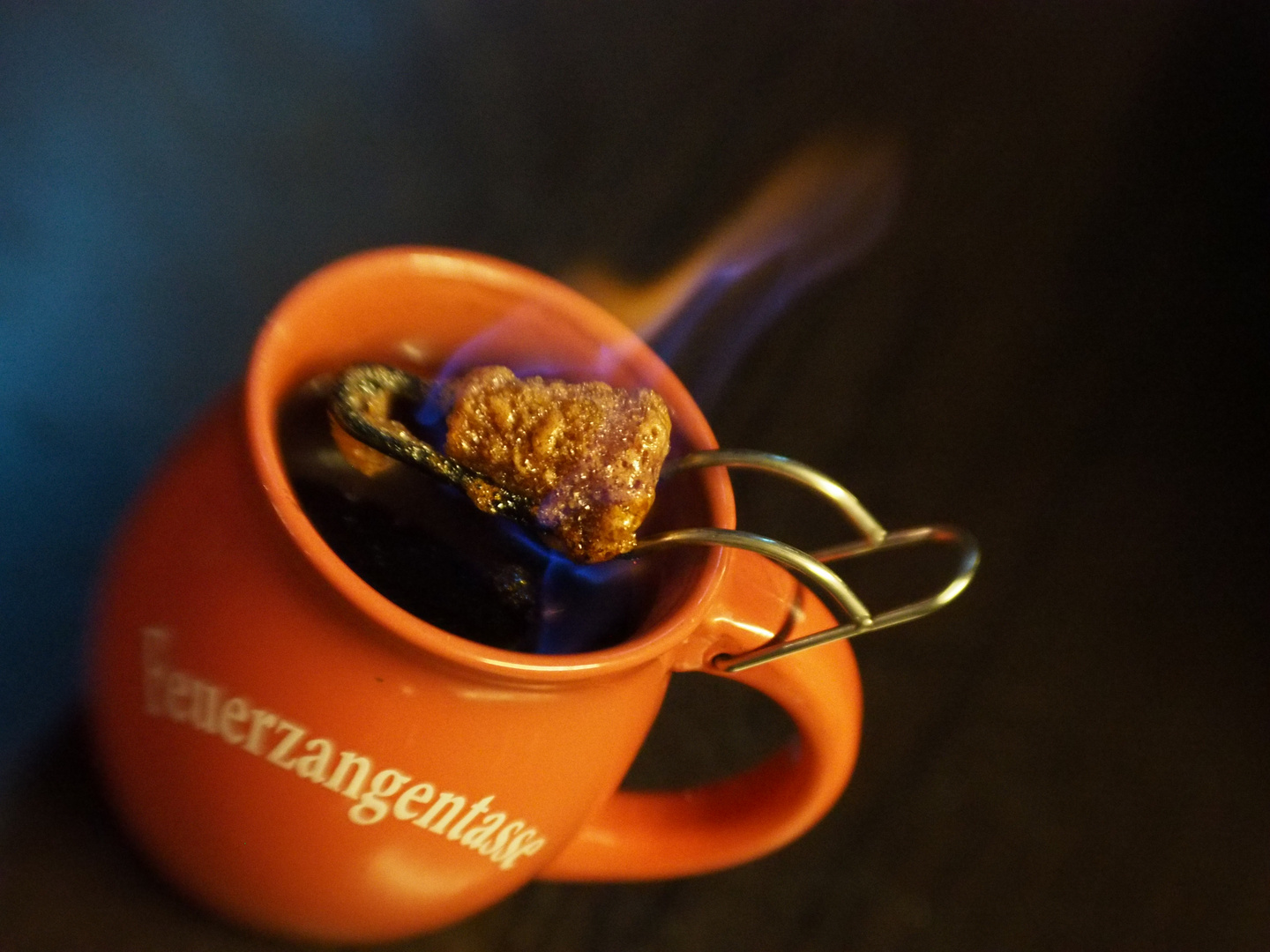 Feuerzangenbowle Foto & Bild | warm, nacht