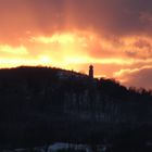 Feurige Abendstimmung über Schloss Callenberg