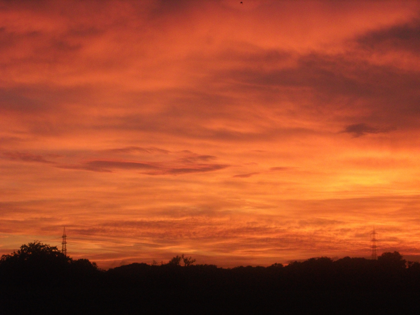 feuriger sonnenuntergang