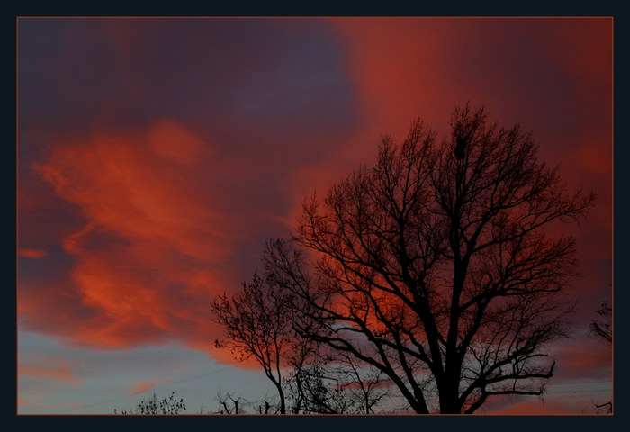 Feuriges Wolkenspiel