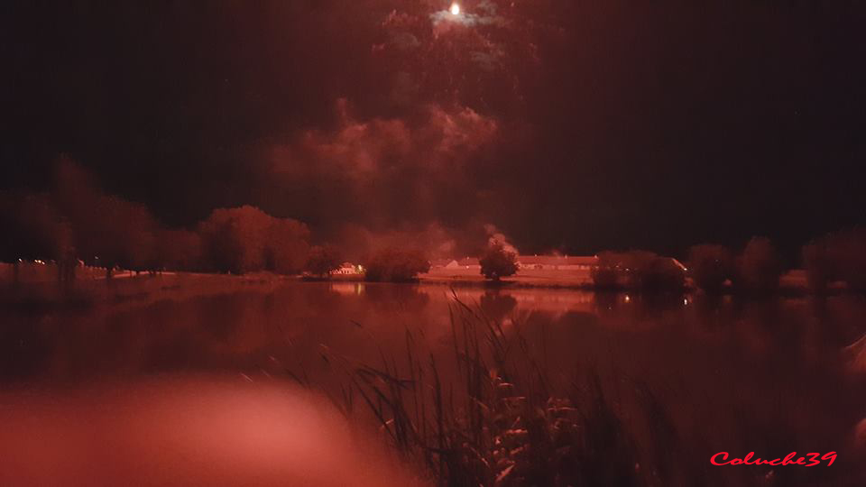 Feux d'artifice sur l'étang