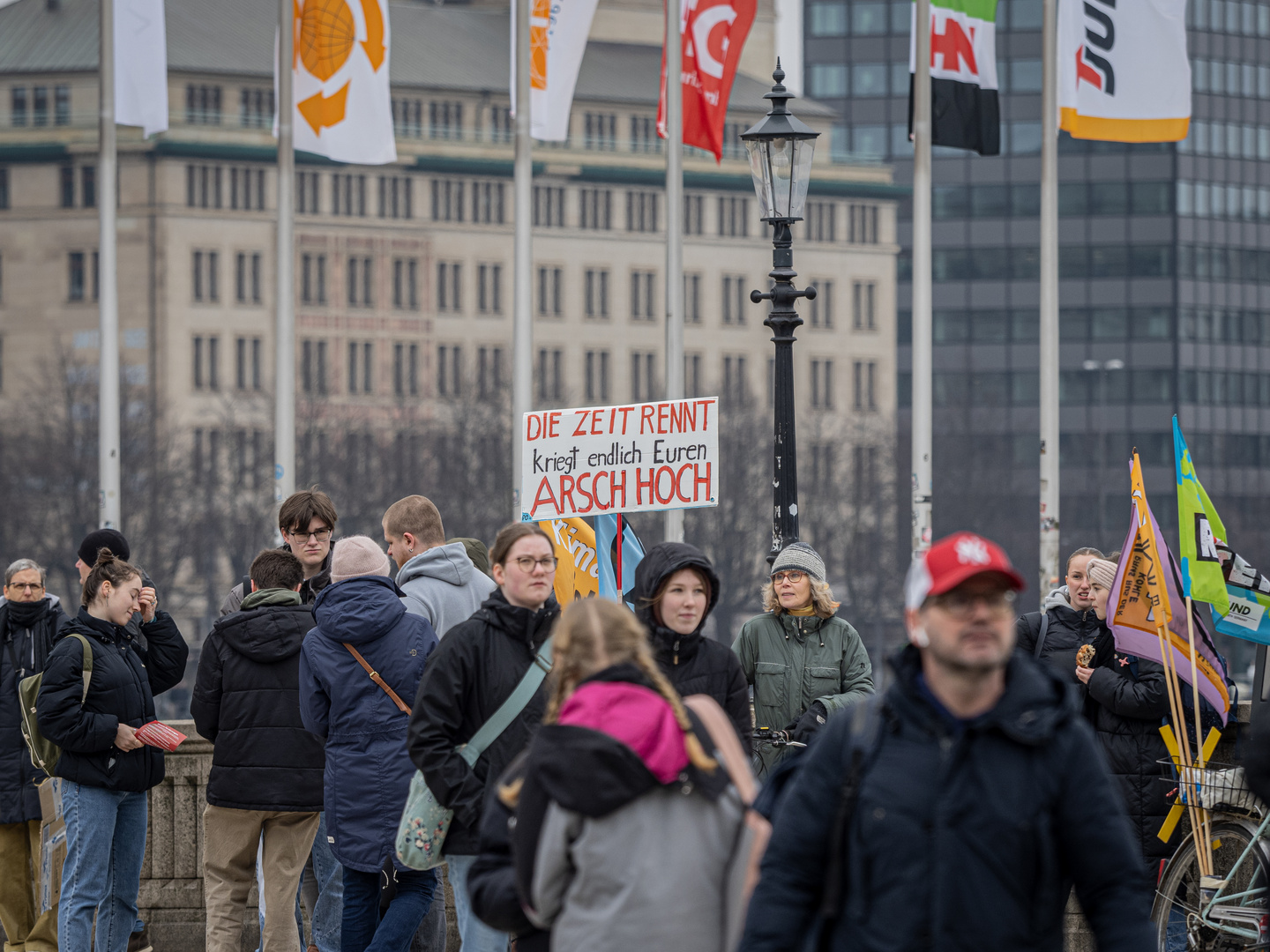 FFF, Ansichten -3