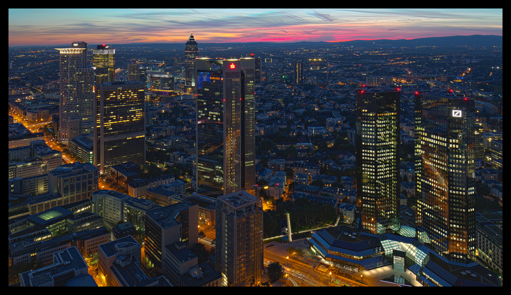 FFM Blick vom Main Tower am Abend